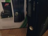 Xbox 360 in stare perfecta cu 2 jocuri gta5 si assasin's creed 4