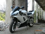 Yamaha R1